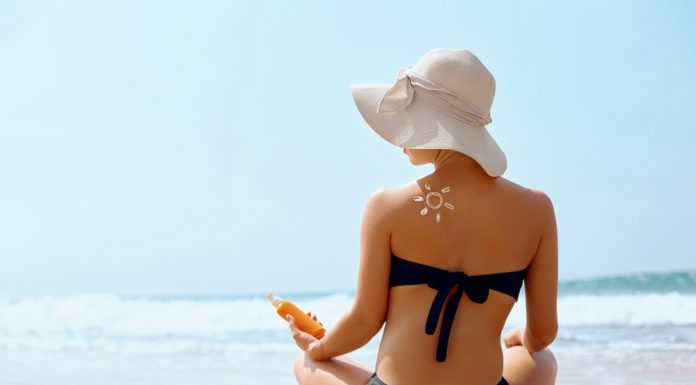 Cum protejează SPF 50 pielea ta și a copiilor de arsuri solare? (P)