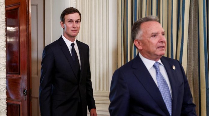 Witkoff şi Kushner pleacă în Pakistan pentru discuţii cu Iranul, anunţă Casa Albă