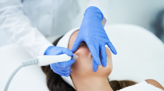 Colegiul Medicilor îl cercetează pe medicul din Capitală la care o pacientă a mers pentru lifting și apoi a murit