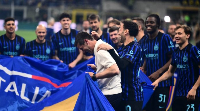 Ce au scandat jucătorii lui Inter în vestiar, cu Chivu de față, după titlul câștigat în Serie A. Antrenorul român, în extaz