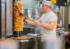 Criză, dar nu când vine vorba de mâncare. Încasări record și planuri de extindere națională pentru Dristor Kebap și McDonald’s