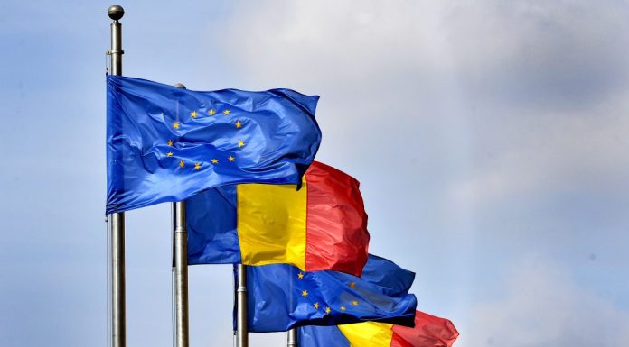 Eurobarometru 2026: Românii au mai multă încredere în UE decât în instituțiile proprii. 70% dintre participanții la sondaj critică economia națională