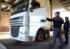 Un șofer de 28 de ani a fost reținut după un control al polițiștilor din Mehedinți. Ce transporta în TIR-ul său | FOTO
