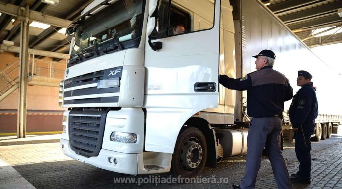 Un șofer de 28 de ani a fost reținut după un control al polițiștilor din Mehedinți. Ce transporta în TIR-ul său | FOTO