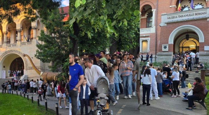 Noaptea Muzeelor în București. Sute de persoane așteaptă să viziteze cele mai renumite muzee din Capitală