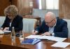Deși demis, Bolojan încă poate restructura 3 companii de stat, în locul listărilor, pentru a nu pierde alte sute de milioane de euro din PNRR