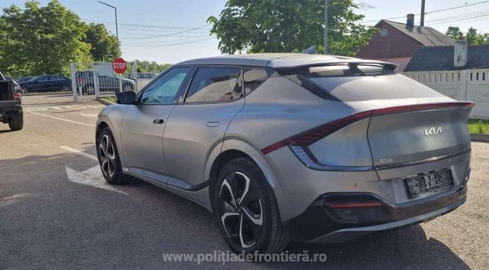 Un bărbat s-a prezentat la vama Siret cu o mașină pe o platformă, dar la control a rămas fără ea. Descoperirea polițiștilor