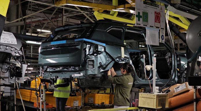 FOTO Uzina Dacia din Pitești este numărul 1 la controlul calității, deși nu e robotizată. Pe partea digitală sunt foarte buni, chiar puțin înaintea altora – Vicepreședinte Renault