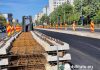 FOTO Familii din București ies la protest. Așteaptă din 2020 mutarea într-un bloc încă nefinalizat, singurul proiect de construcție dedicat locuirii sociale din ultimii 30 de ani