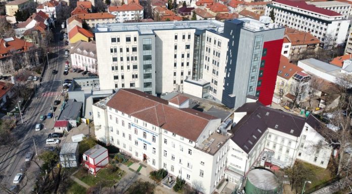 Copilul de 12 ani din Arad, înjunghiat de un coleg, are multiple leziuni / El se află sub investigaţii la Spitalul de Copii din Timişoara