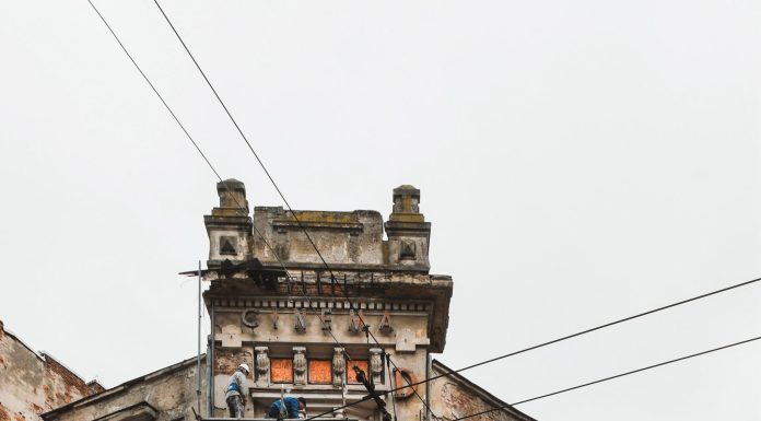 FOTO Cinematograf celebru românesc – în restaurare cu echipa care a refăcut Notre-Dame și Panthéon-ul. Se încearcă salvarea Marconi, monument Art Deco din 1930, unul dintre cele mai complicate șantiere