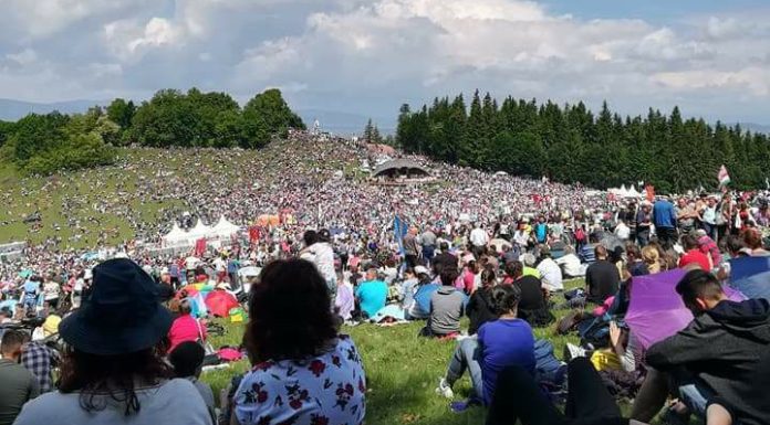 Doar 156 de de pelerini au avut nevoie de asistență medicală la procesiunea de la Şumuleu Ciuc