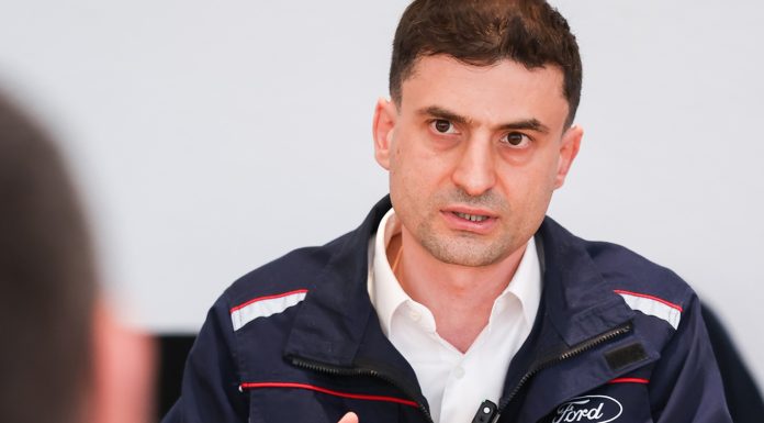 Directorul Ford Otosan Craiova: Încă producem mașini pe motorină, dar vedem o mișcare pe piață. Nu sunt niciodată mulțumit atâta timp cât nu suntem pe deplin folosiți. Majoritatea angajaților nu ne vor părăsi chiar și cu roboți