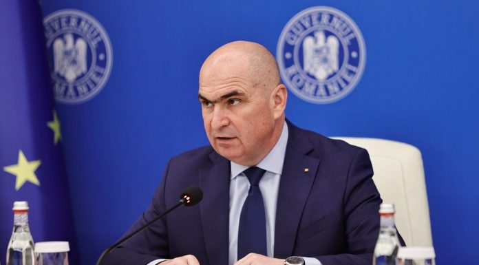 Bolojan: Dacă acest guvern nu ar lucra de dimineaţa până seara şi am face ceea ce au generat PSD şi AUR prin moţiunea de cenzură, practic România ar pierde o ocazie importantă de a-şi reaşeza proiectele, de a închide PNRR-ul