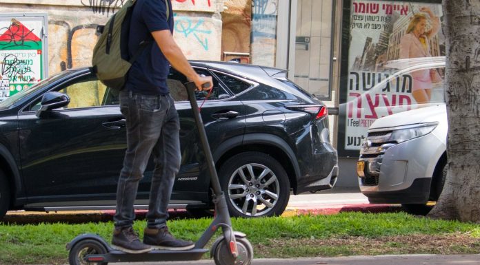 O fetiță de 10 ani a fost grav rănită în Sibiu, după ce a fost acroșată de o trotinetă. A suferit traumatisme la cap
