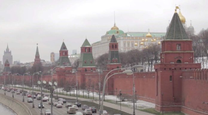 Ucraina a lansat unul dintre cele mai mari raiduri aeriene asupra Moscovei. O dronă a lovit lângă Kremlin