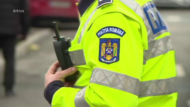 Un agent de poliție din Argeș ar fi cerut 12.000 de euro unui coleg pentru a-i facilita mutarea la un alt inspectorat