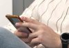 O universitate din Italia propune o revoluție digitală. O aplicație îi plătește pe studenți ca să nu mai stea pe telefoane