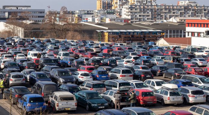 Înmatriculările de autoturisme noi au scăzut cu 10% în primul trimestru. Categoria de vehicule în creștere
