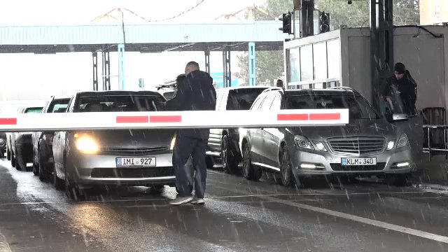 Vameșii anunță „controale stricte”, în semn de protest față de noua lege a salarizării. Pot apărea întârzieri la frontieră