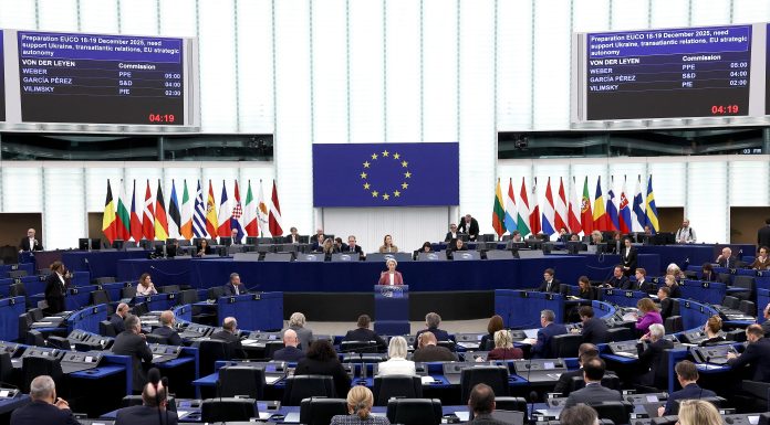 Politico: România, „aproape invizibilă” în diplomația UE de la Bruxelles. „Nu e nimeni acasă?”