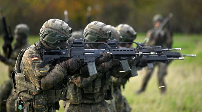 Ce armament a cumpărat România cu miliardele din SAFE. Lista contractelor semnate până acum de MApN