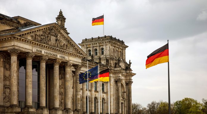 Germania respinge ideea lui Putin ca Gerhard Schroeder să negocieze pacea dintre Rusia şi UE