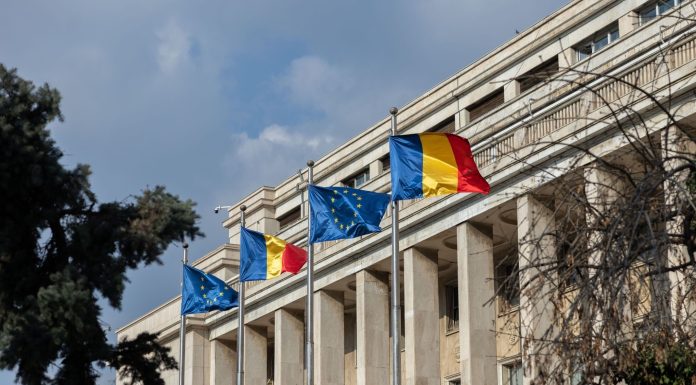 Guvernul anunţă dezvoltarea unei platforme pentru facilitarea conectării industriei naţionale la proiectele SAFE / Platforma realizează potriviri automate între cerere şi ofertă, fără intervenţie din partea autorităţilor / Nu înlocuieşte licitaţiile