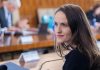 VIDEO Fără programări disponibile, firme-fantomă care cereau taxe mari, zero răspuns la mail-uri – probleme semnalate de diaspora la unele consulate din Germania. Echipă nouă la Bohn, consulul din Hamburg – rechemat