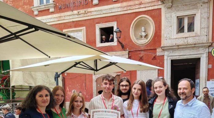 Şase elevi români, în Italia, la Olimpiada internaţională de limba şi literatura latină – David-Andrei Barbu de la Seminarul Teologic Ortodox Bucureşti a obţinut menţiune