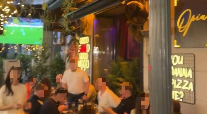 Primăria Capitalei spune că 50 de localuri din Centrul Vechi au decis să nu respecte avertismentul Poliţiei Locale a Municipiului Bucureşti, nici după amenzi repetate şi au bubuit în continuare muzica: Contravenţiile au continuat aseară