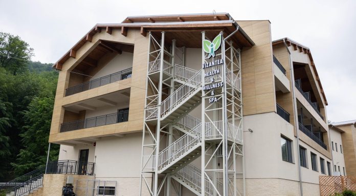 Ilie Bolojan, la inaugurarea Staţiunii Vizantea, primul complex balnear construit în România după Revoluţie: Este un proiect care va aduce turişti, va crea locuri de muncă şi va susţine dezvoltarea întregii zone / Investiţie de 12 milioane de euro