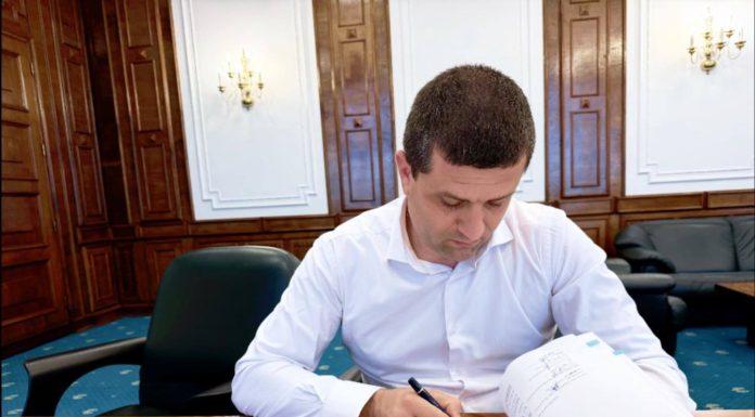 Al doilea pilot din echipajul care a doborât recent o dronă în spaţiul aerian estonian, decorat