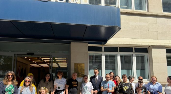 Consulatul General al României la Londra, primul oficiu consular român cu semnalistică adaptată persoanelor cu deficienţe de vedere – FOTO