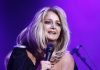 Cântăreața Bonnie Tyler, în stare critică la ATI. Legenda muzicii rock, în comă după o intervenție chirurgicală de urgență