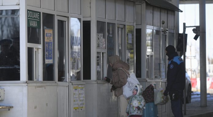Decizie CJUE: Este discriminatorie obligația ca refugiații să aibă ani de rezidență pentru a obține beneficii sociale