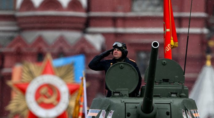 Moscova atacă decizia Berlinului de a interzice simbolurile sovietice la comemorările din 8 și 9 mai: „Cinism și absurditate”