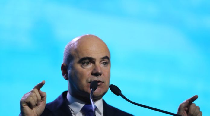Rareș Bogdan critică dur inițiativa lui Bolojan de a opri proiectul României cu SUA de la Doicești: „Răsturnarea de situație e o mișcare geopolitică de o duritate rară. Bucureștiul trage frâna de mână. Transmitem impredictibilitate politică la nivel înalt”