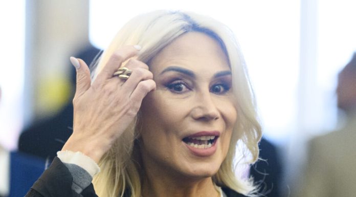 Raluca Turcan: Sorin Grindeanu e matematician, să demonstreze că are logică, dacă vrea să fie credibil