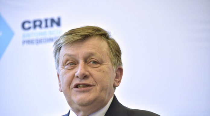 Crin Antonescu salută mesajul lui Nicușor Dan de Ziua Europei: „Vorbește, pentru prima oară, despre greșelile Europei”