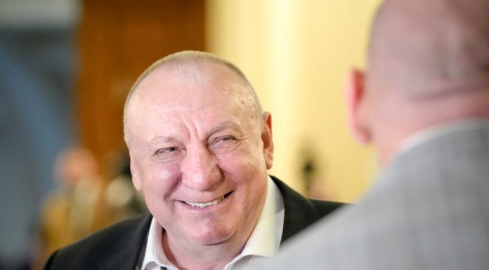 Fostul fundaș central Adrian Bumbescu a ajuns la Urgențe după ce i s-a făcut rău pe stadion