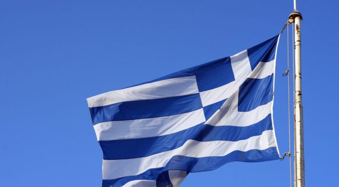 Grecia: fără șezlonguri sau umbrele de soare pe plaje