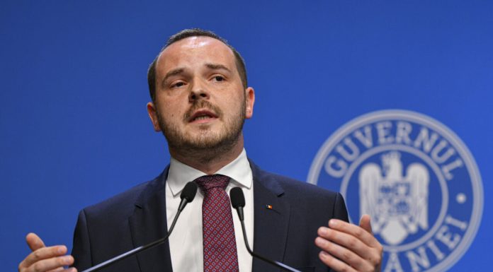 Alexandru Rogobete de Ziua Presei: „Nu putem construi nimic într-o societate care se autodistruge zilnic, în care fiecare reuşită este minimalizată”