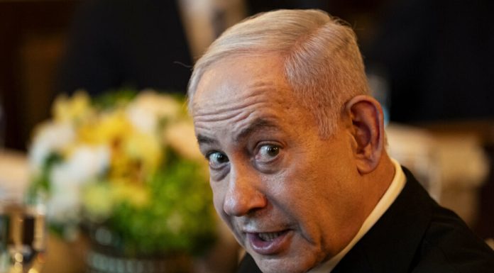 Netanyahu negociază un acord de recunoaștere a vinovăției în procesul de corupție