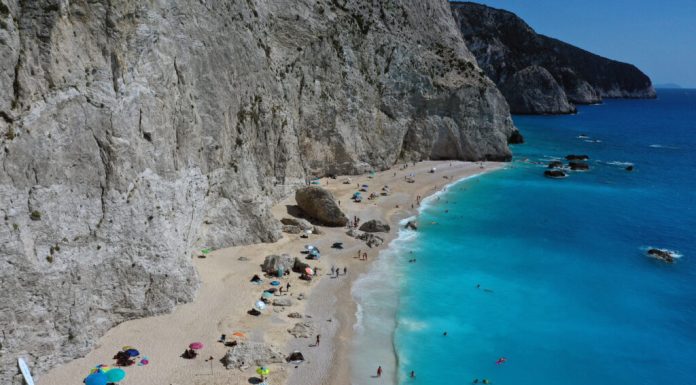 Scandal politic în Grecia pe drona ucraineană aterizată în insula Lefkada și găsită de un pescar