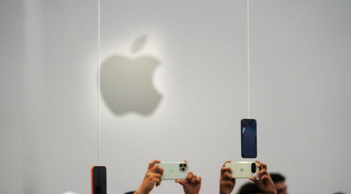 De ce Apple refuză să investească miliarde în inteligența artificială