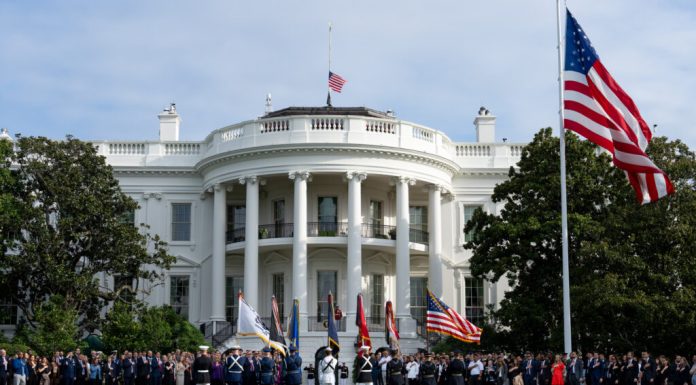 Scriitorul serialului „The Simpsons”, care a „prezis” candidatura lui Trump la președinția SUA, va candida la alegerile din 2028