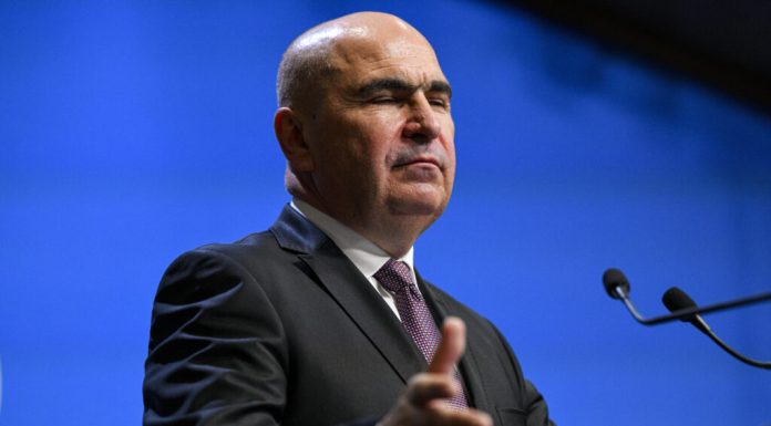 Ilie Bolojan, despre reforma salarizării: Nu ne permitem salarii mai mari la stat fără reduceri de personal