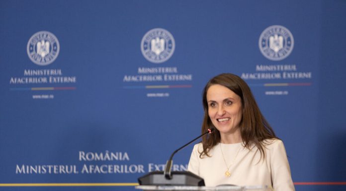 Oana Țoiu, parlamentarilor îndemnați să voteze moțiunea cu bilele la vedere: Să aibă respect