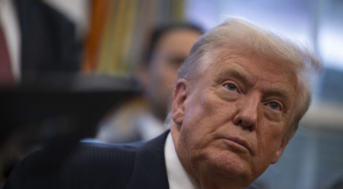 Trump vrea vopsirea clădirii de birouri Eisenhower în alb. Clădirea este una istorică și datează din secolul al XIX-lea